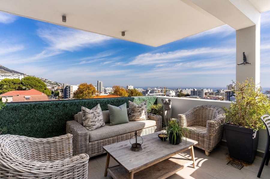 2 Bedroom Property for Sale in Sea Point Western Cape